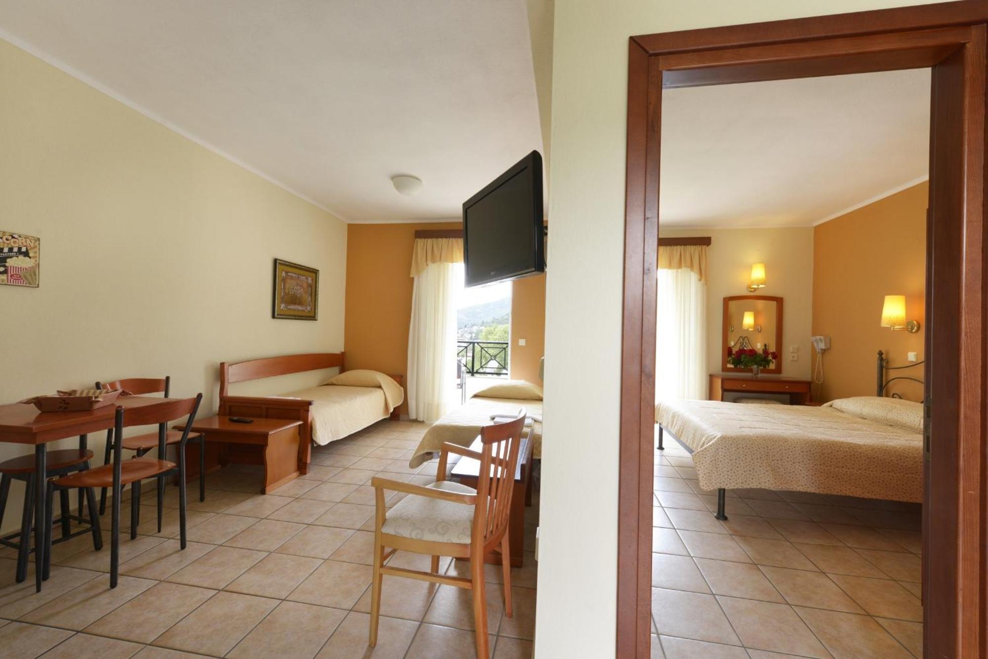 Amalia Aparthotel Palaiontsiflikion Ruang foto