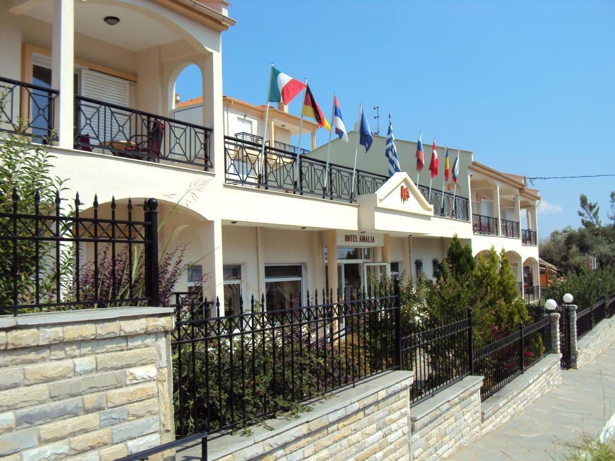 Amalia Aparthotel Palaiontsiflikion Bagian luar foto