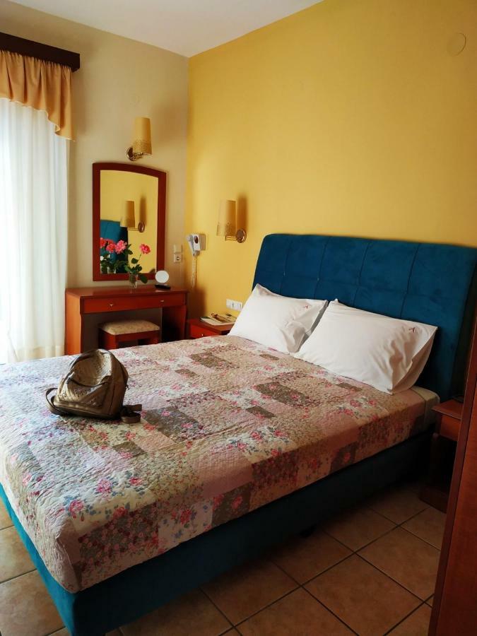 Amalia Aparthotel Palaiontsiflikion Bagian luar foto