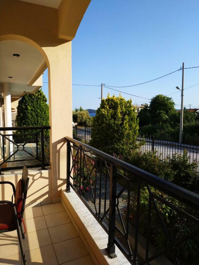 Amalia Aparthotel Palaiontsiflikion Bagian luar foto