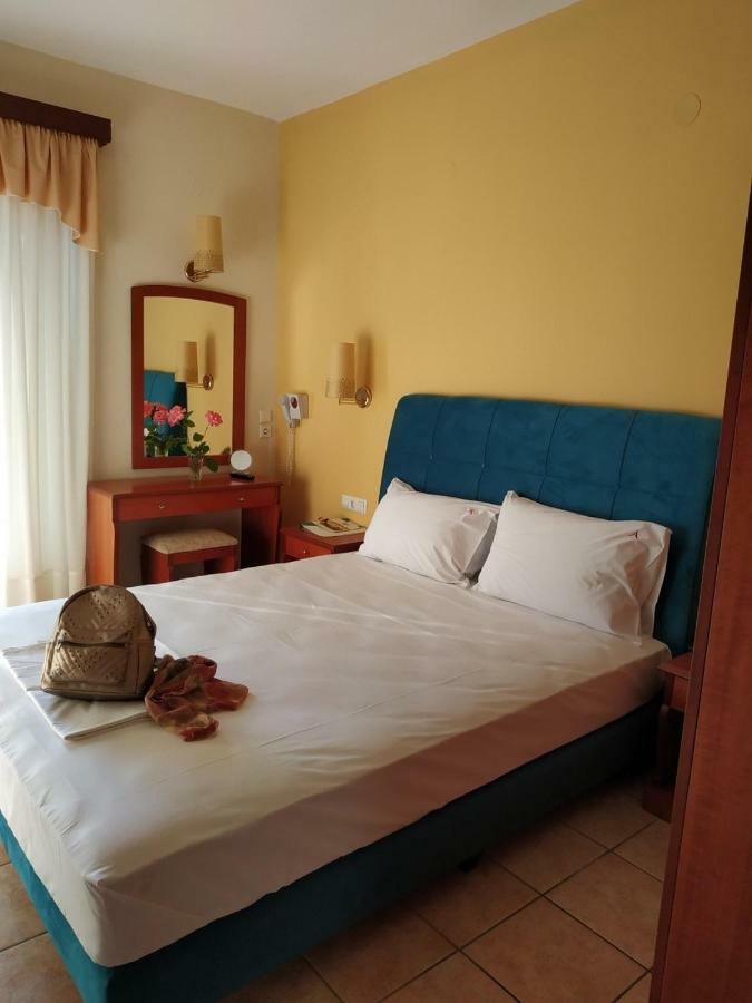 Amalia Aparthotel Palaiontsiflikion Bagian luar foto