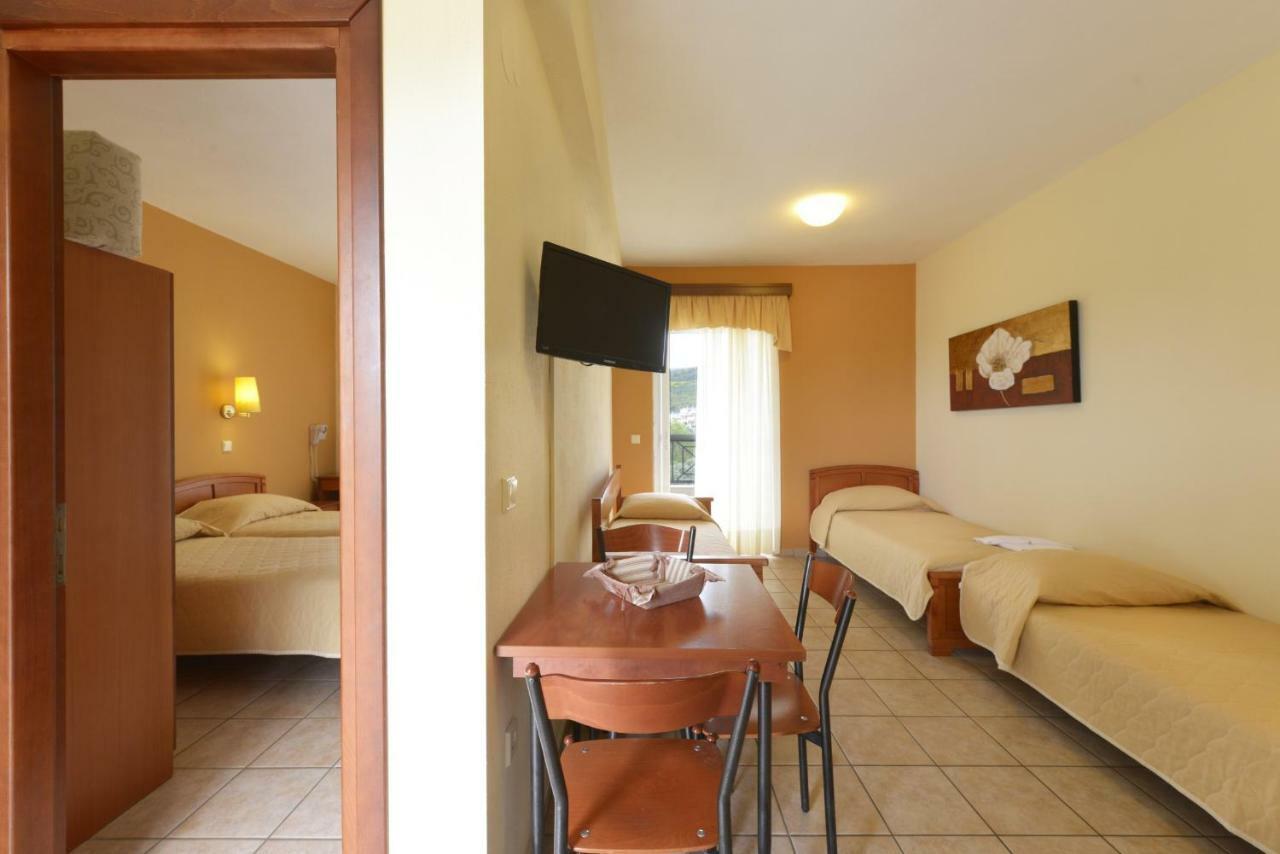 Amalia Aparthotel Palaiontsiflikion Bagian luar foto