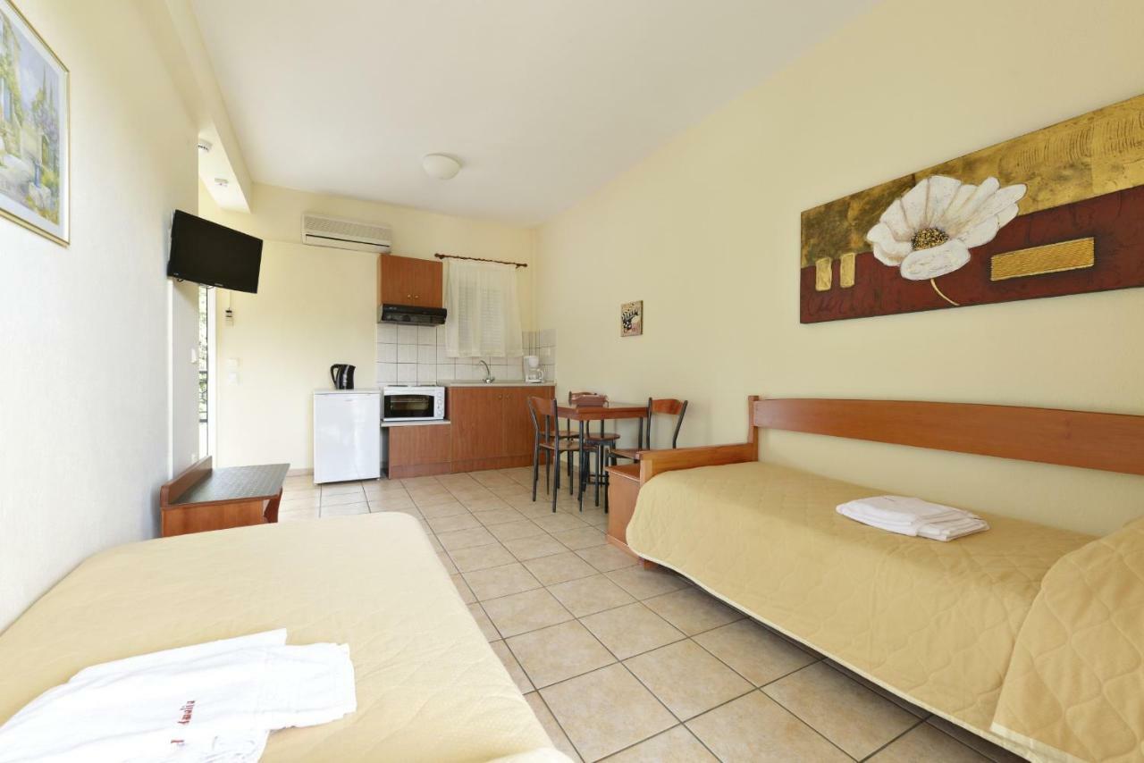 Amalia Aparthotel Palaiontsiflikion Bagian luar foto