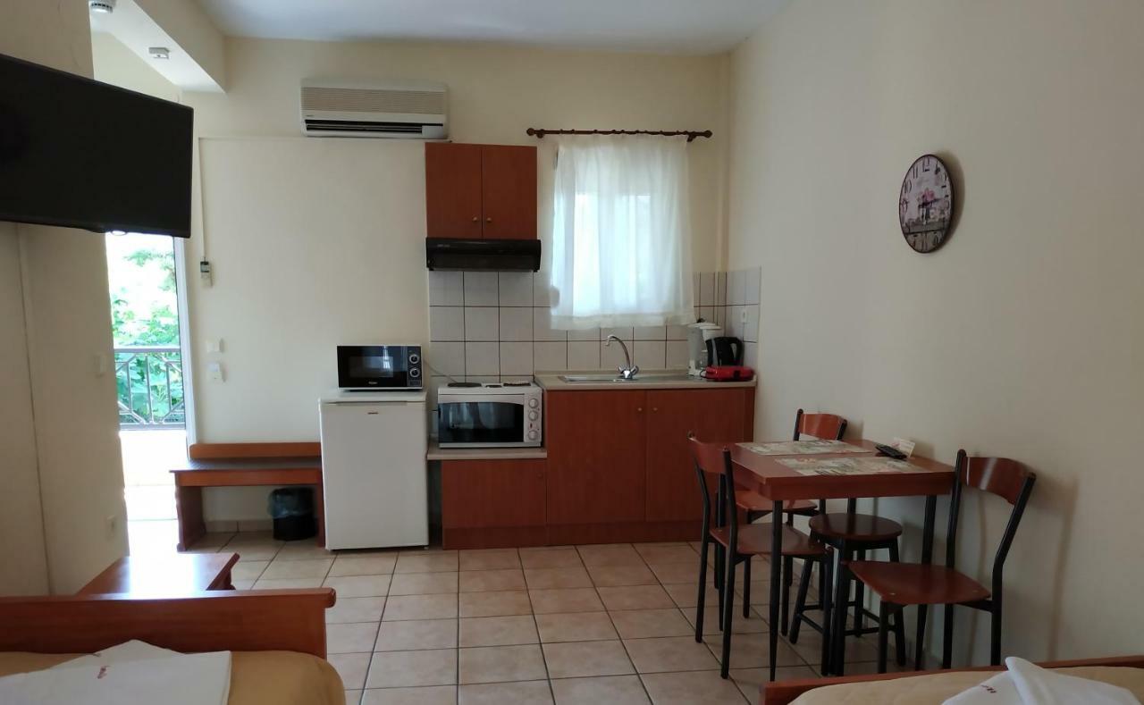 Amalia Aparthotel Palaiontsiflikion Bagian luar foto