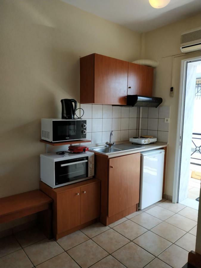 Amalia Aparthotel Palaiontsiflikion Bagian luar foto
